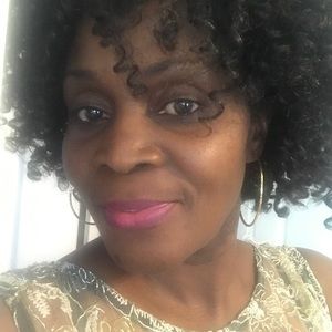 Meet your Posher, Aisha